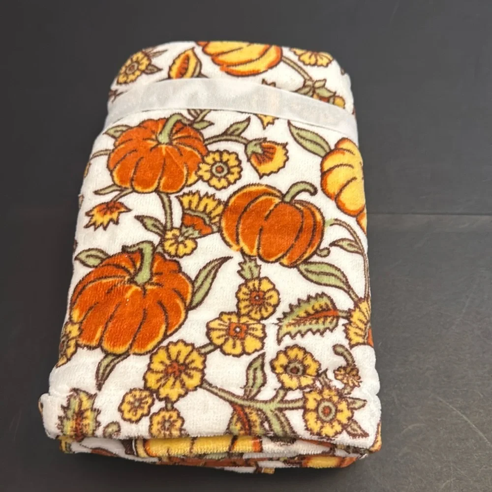 2pc DEBORAH CONNOLLY Pumpkin/Vine Holiday Bath Hand Towel Set -Blkprnt Pumpkin